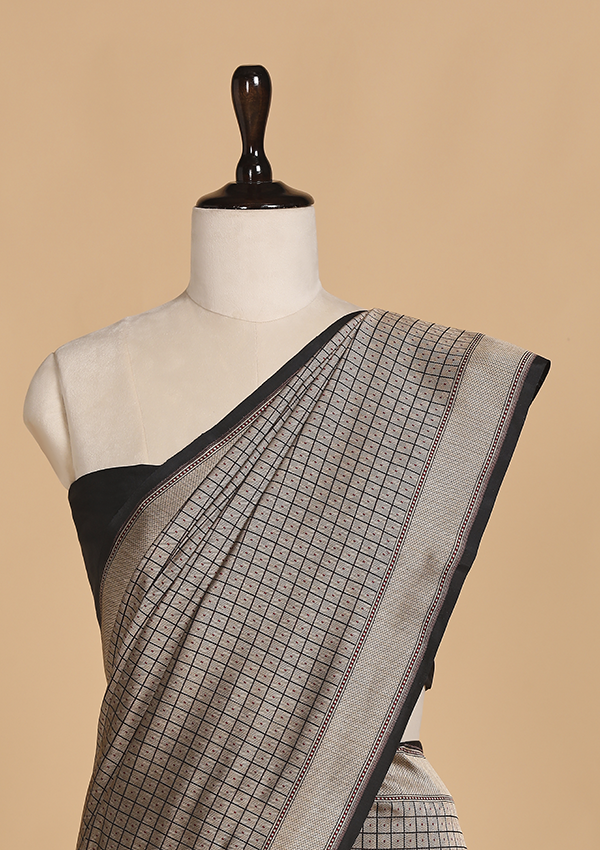 Black without Zari Saree in Silk