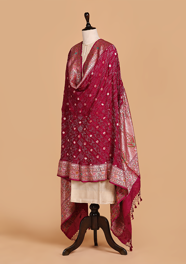 Majenta Butti Bandhani Dupatta in Silk
