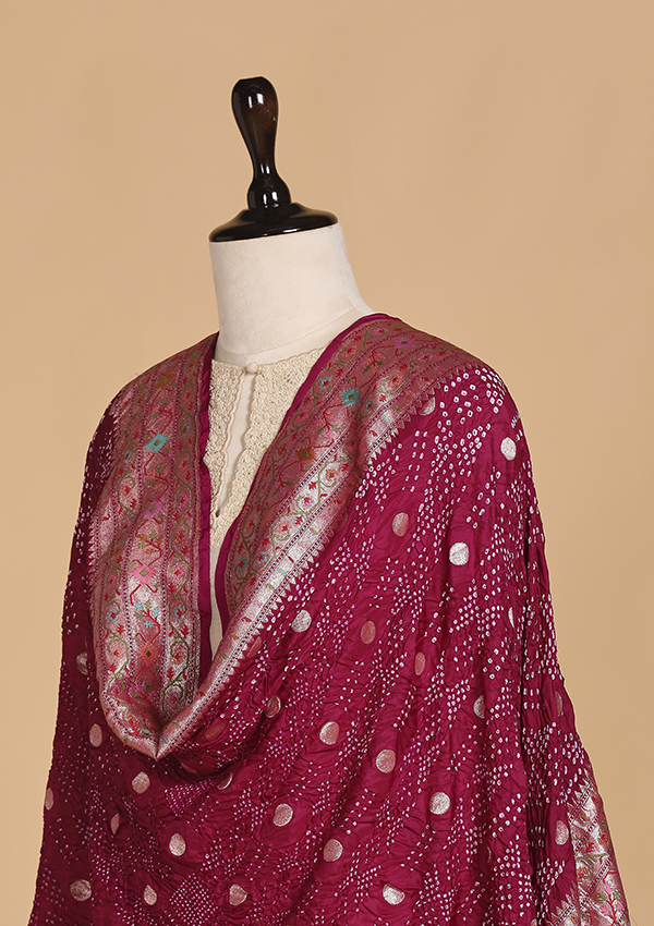 Majenta Butti Bandhani Dupatta in Silk