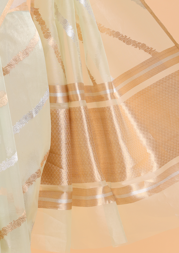 Light Pista Green Lehariya  Saree in Kora Silk