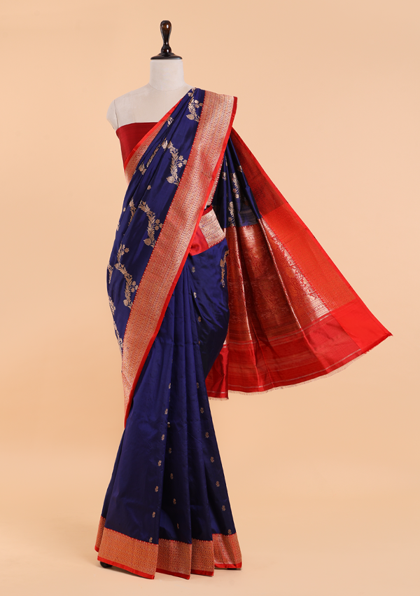 Navy Blue Lehariya Saree in Silk
