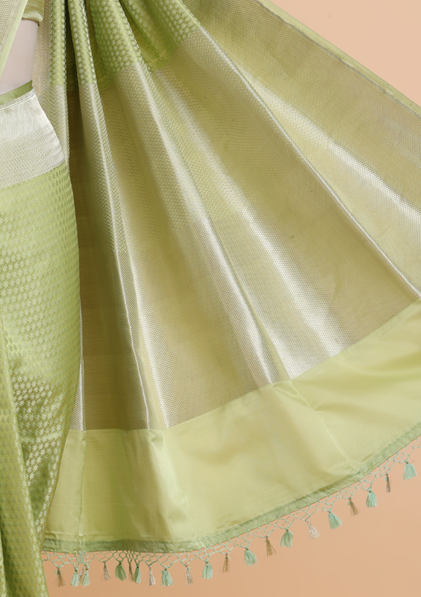 Pista Green Plain Saree in Silk