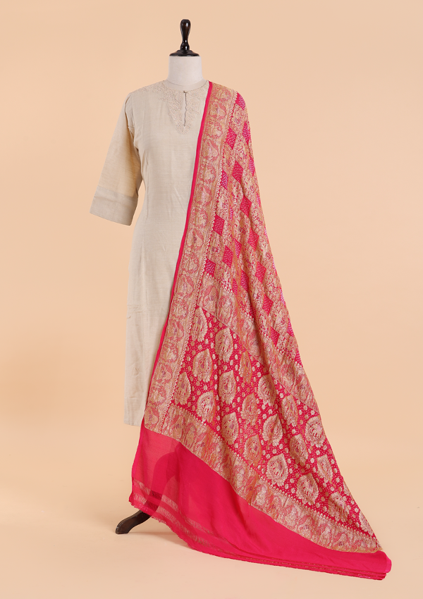 Coral Pink Jaal Bandhani Dupatta in Georgette