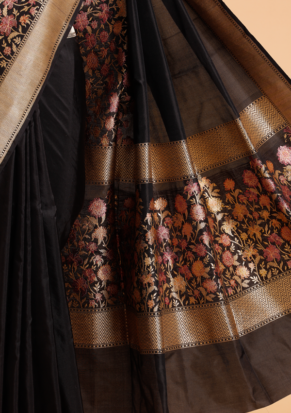 Black Plain Saree in Silk
