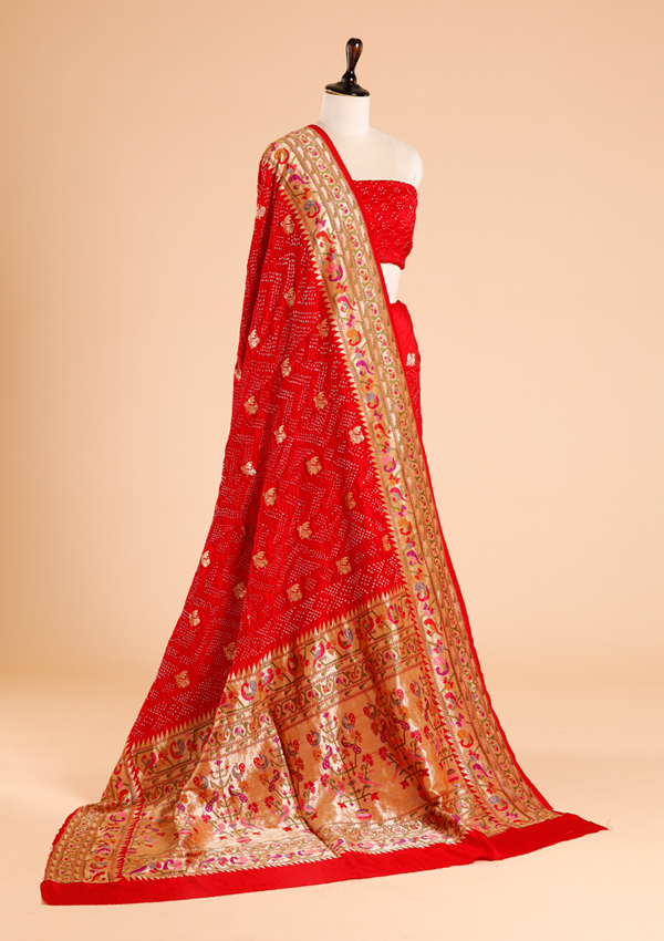 Red Butti Bandhani Saree in Georgette