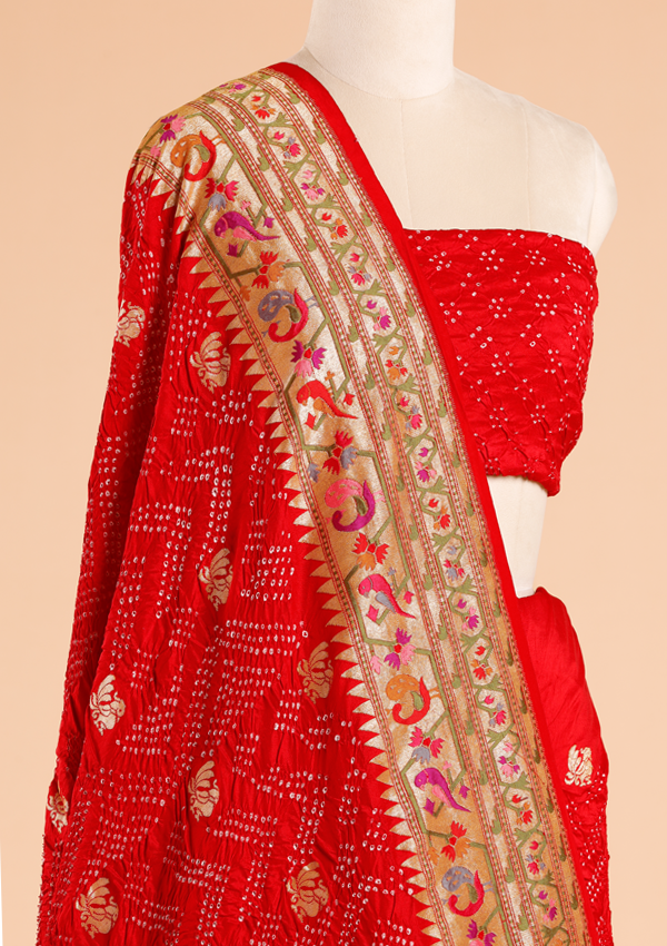 Red Butti Bandhani Saree in Georgette