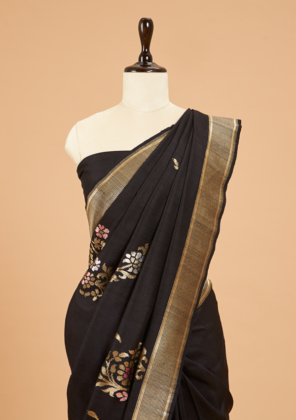Black Plain Saree In Georgette Tussar