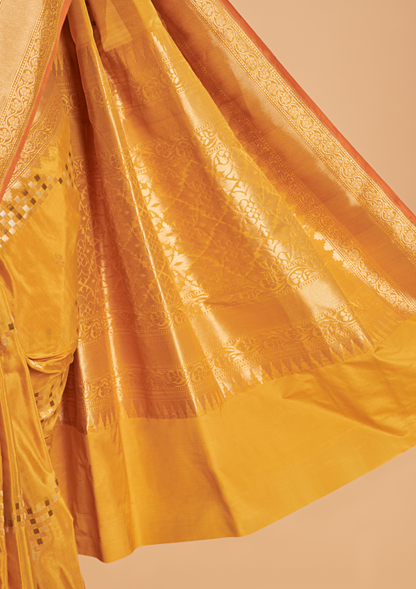 Yellow Lehariya Saree in Silk